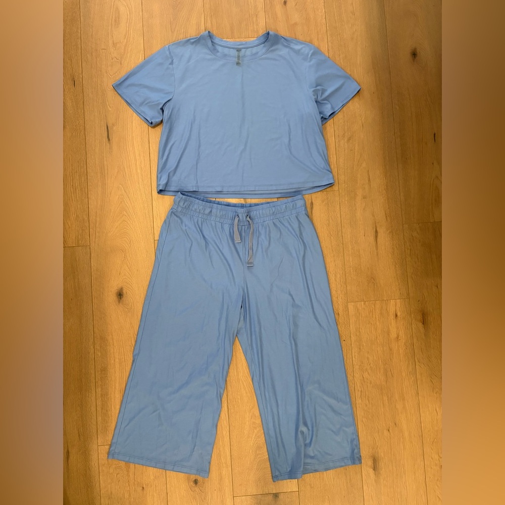 Beyond Yoga Comfy Lounge Set
